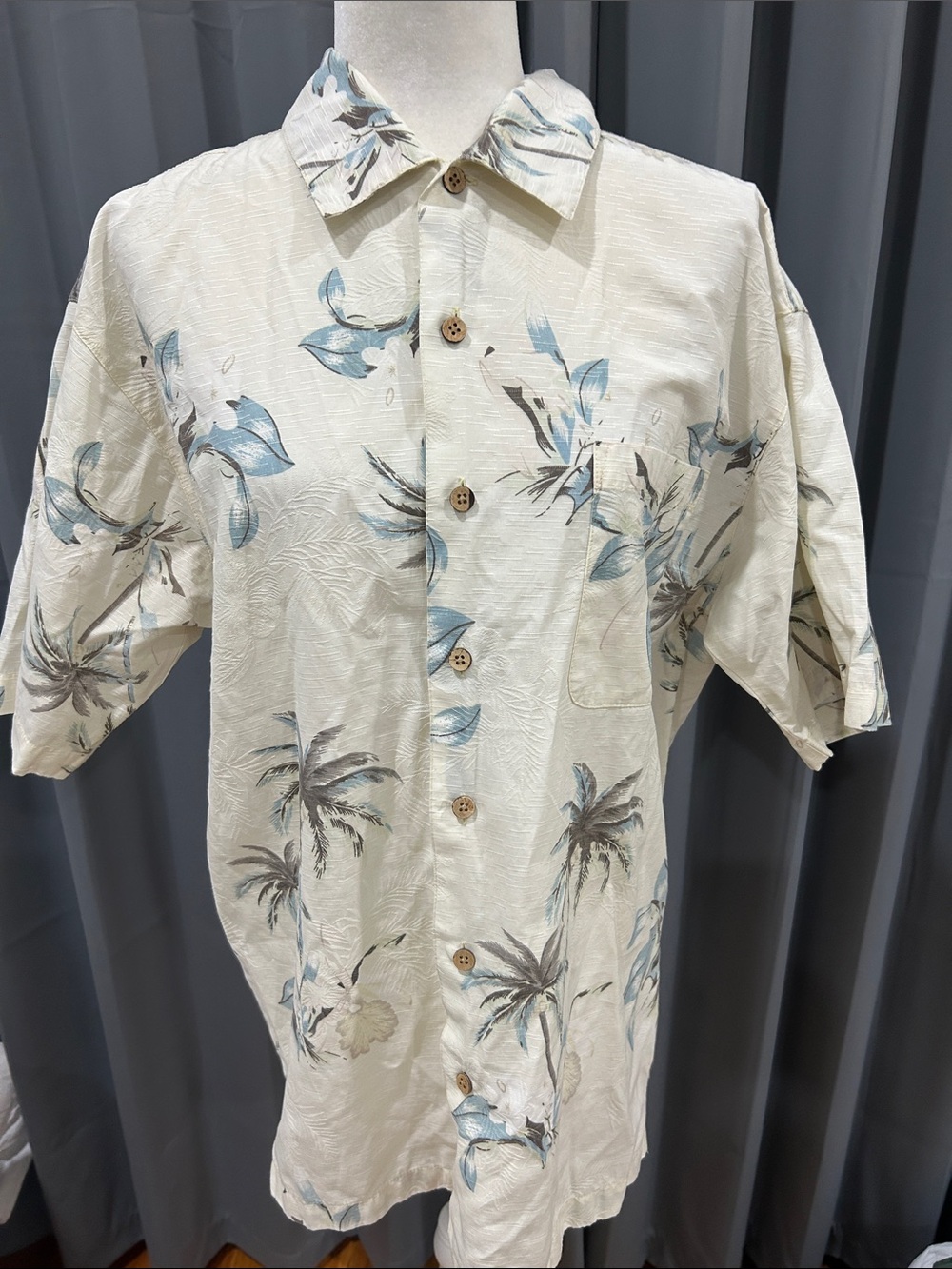 Wolverine Cream Short-Sleeve Button-Down Shirt with Blue Floral Print